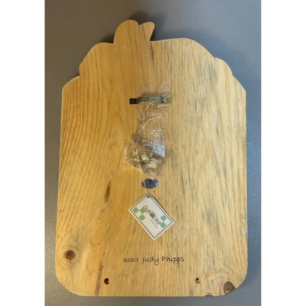 Handcrafted Wood Checkerboard with 2 Pegs Judy Phipps Easter Rabbit Wall Hanging - Picture 2 of 11